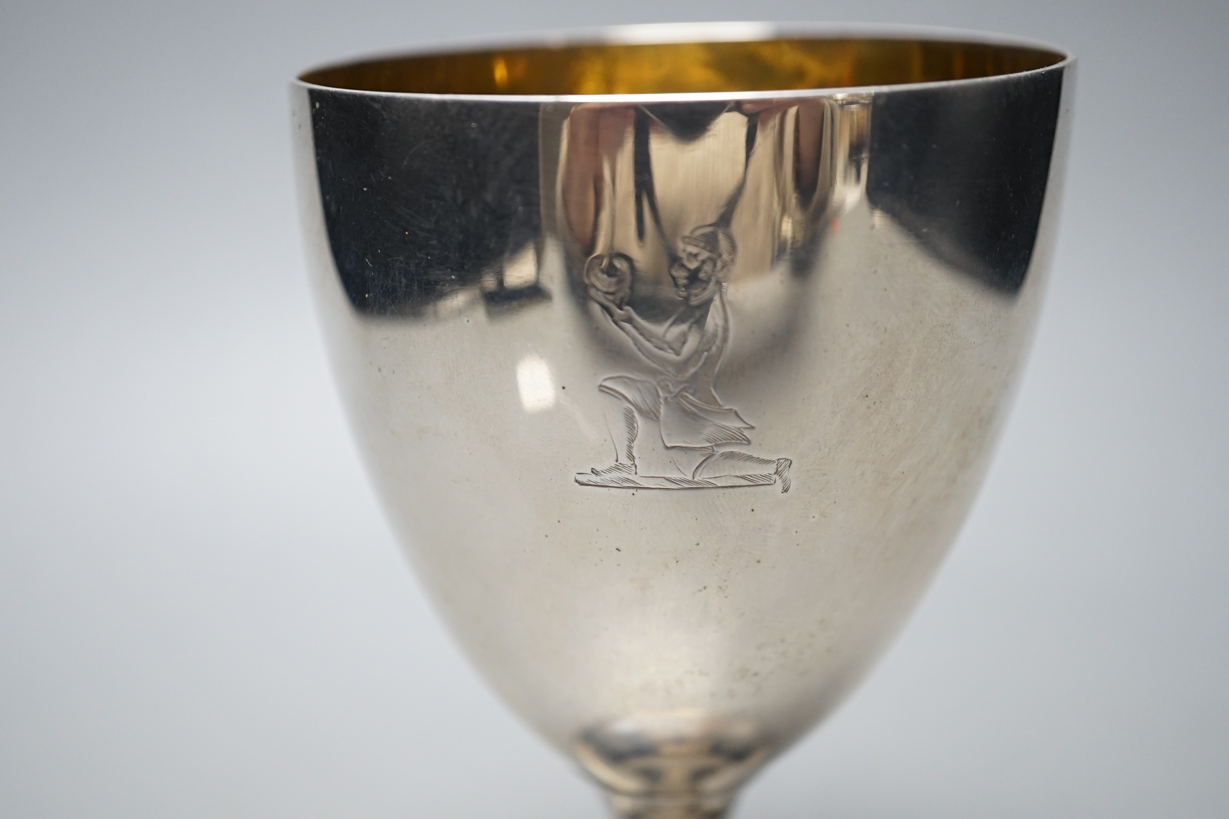 A George III silver goblet, by James Mince, London, 1792, with engraved crest, height 15.5cm, 7.6oz.
